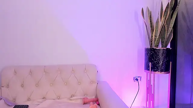 liorah wolf online show from 02-25-26, 08:41