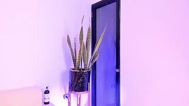 liorah wolf online show from 03-13-26, 08:03