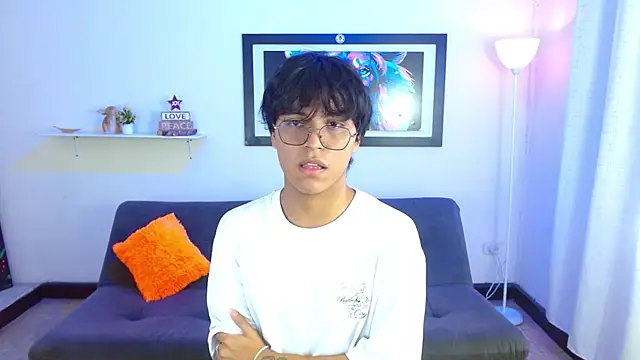 Snapshot of Maecum18 chatting on 02-10-26, 09:58 Maecum18 online show from 02-10-26, 09:58