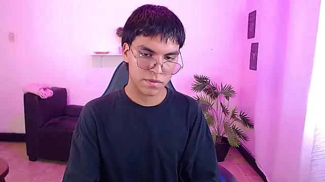 Maecum18 online show from 04-13-26, 10:14