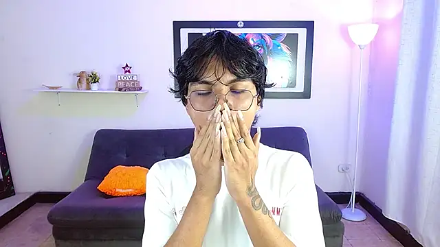 Snapshot of Maecum18 chatting on 02-24-26, 08:31 Maecum18 online show from 02-24-26, 08:31