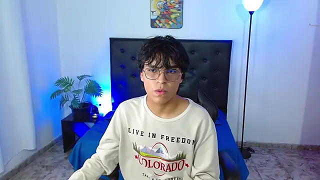 Snapshot of Maecum18 chatting on 02-07-26, 09:45 Maecum18 online show from 02-07-26, 09:45