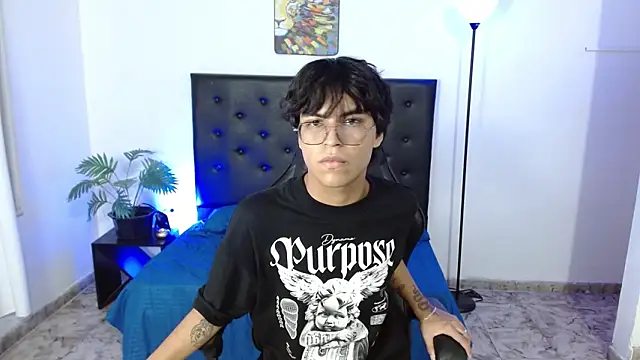 Snapshot of Maecum18 chatting on 02-06-26, 09:55 Maecum18 online show from 02-06-26, 09:55