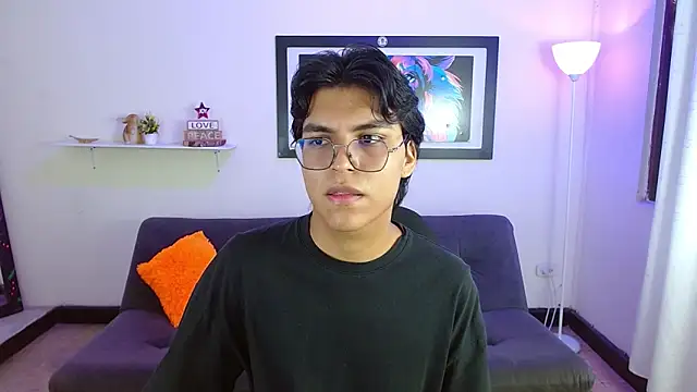 Snapshot of Maecum18 chatting on 02-12-26, 08:41 Maecum18 online show from 02-12-26, 08:41