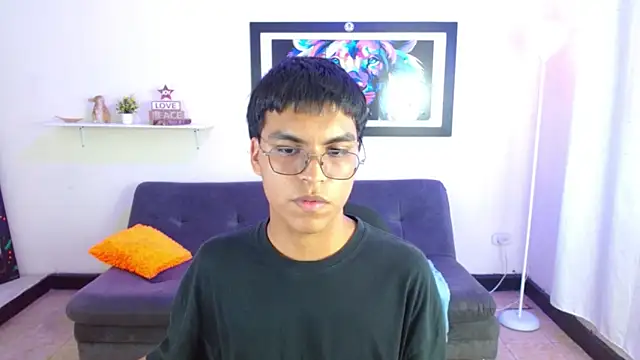 Maecum18 online show from 03-25-26, 09:03