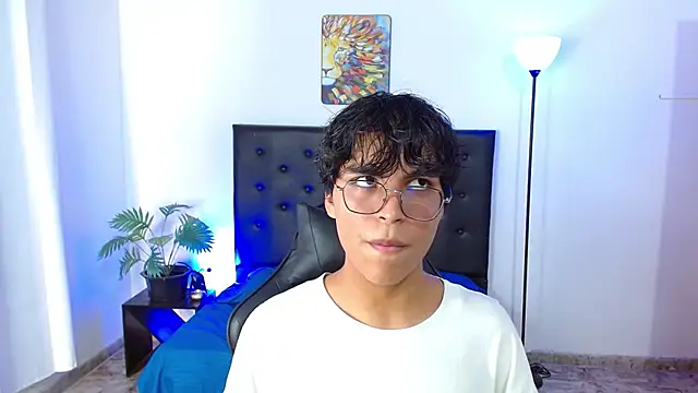 Snapshot of Maecum18 chatting on 02-09-26, 10:19 Maecum18 online show from 02-09-26, 10:19