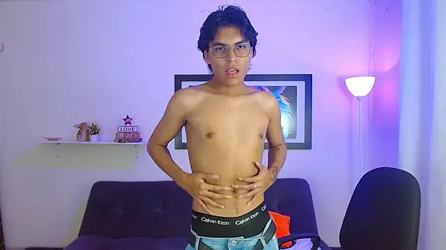 Snapshot of Maecum18 chatting on 02-20-26, 11:39 Maecum18 online show from 02-20-26, 11:39