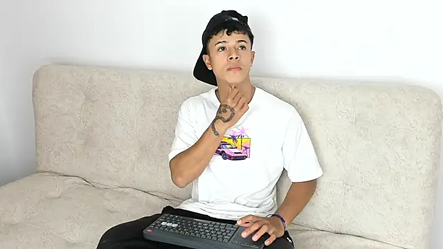 Snapshot of _Alex_Colton chatting on 02-02-26, 10:42 Alex Colton online show from 02-02-26, 10:42