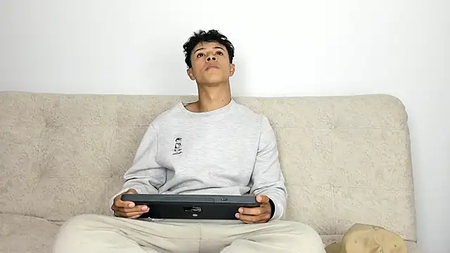 Snapshot of _Alex_Colton chatting on 02-16-26, 11:13 Alex Colton online show from 02-16-26, 11:13