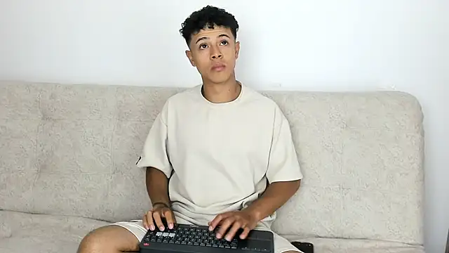 Snapshot of _Alex_Colton chatting on 02-19-26, 10:18 Alex Colton online show from 02-19-26, 10:18