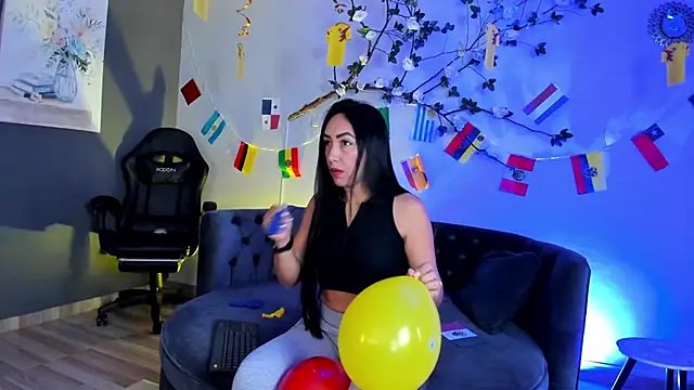 Mia Davis   online show from 06-13-26, 11:52