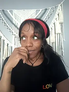 NatalieGainer goodies online show from 04-14-26, 11:32