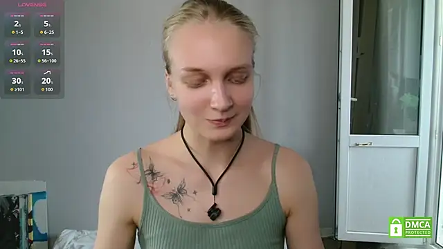 Snapshot of Alex-wer chatting on 06-08-26, 01:11 Alex-wer online show from 06-08-26, 01:11