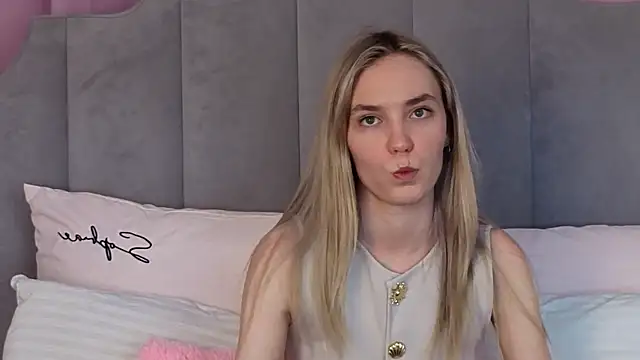 NikkiRyx online show from 06-11-26, 12:32