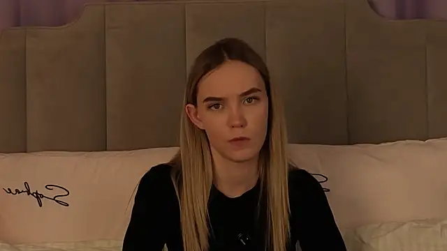 NikkiRyx online show from 04-16-26, 09:39