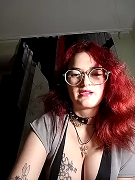 Snapshot of Persefoha chatting on 05-04-26, 08:33 Persefoha online show from 05-04-26, 08:33