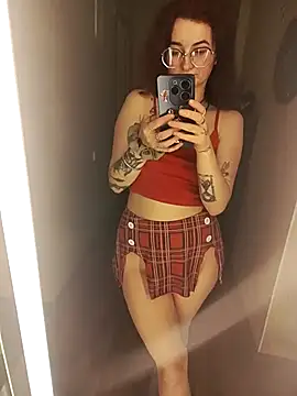 Snapshot of Persefoha chatting on 02-17-26, 09:06 Persefoha online show from 02-17-26, 09:06