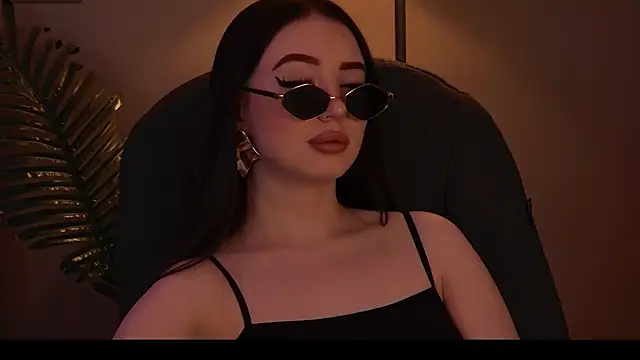 Snapshot of ArianaLim chatting on 05-06-26, 04:00 ArianaLim online show from 05-06-26, 04:00