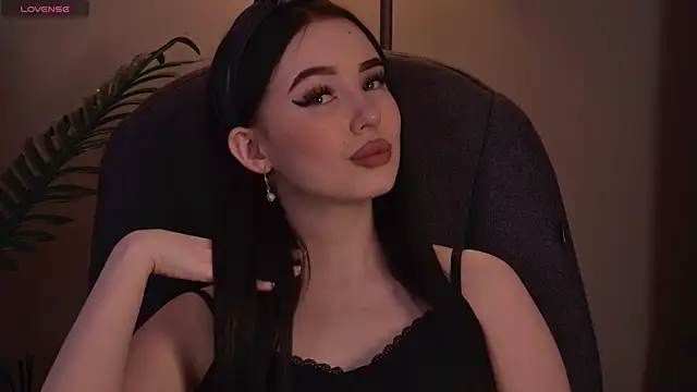Snapshot of ArianaLim chatting on 04-24-26, 03:25 ArianaLim online show from 04-24-26, 03:25