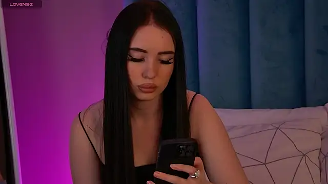 Snapshot of ArianaLim chatting on 05-14-26, 04:15 ArianaLim online show from 05-14-26, 04:15