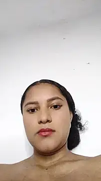 Snapshot of LiaRose- chatting on 06-10-26, 08:37 LiaRose- online show from 06-10-26, 08:37