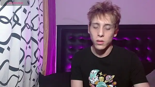 DannyParker  online show from 05-03-26, 02:49