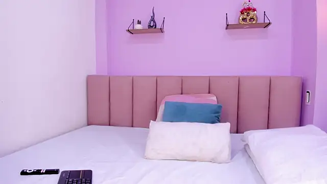 sam doll  online show from 05-07-26, 07:17