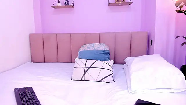 sam doll  online show from 04-09-26, 07:20