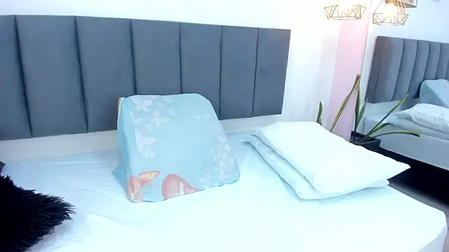 sam doll  online show from 06-11-26, 07:11