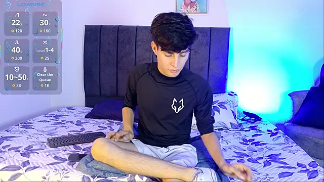 Snapshot of axxxel_twink chatting on 06-04-26, 03:33 axxxel twink online show from 06-04-26, 03:33
