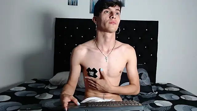 axxxel twink online show from 02-10-26, 01:15