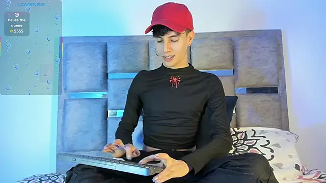 Snapshot of axxxel_twink chatting on 05-09-26, 01:09 axxxel twink online show from 05-09-26, 01:09