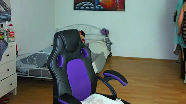 Sylly online show from 11-14-25, 11:47