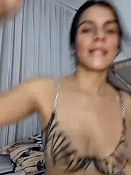 Snapshot of EvaMiranda chatting on 05-14-26, 03:25 EvaMiranda online show from 05-14-26, 03:25