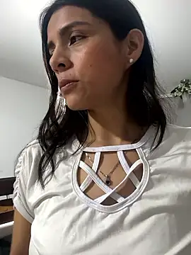 Snapshot of EvaMiranda chatting on 06-21-26, 04:51 EvaMiranda online show from 06-21-26, 04:51