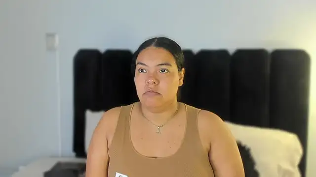 Snapshot of Amaranoir- chatting on 02-07-26, 04:09 Amaranoir- online show from 02-07-26, 04:09