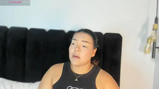 Snapshot of Amaranoir- chatting on 02-24-26, 03:51 Amaranoir- online show from 02-24-26, 03:51