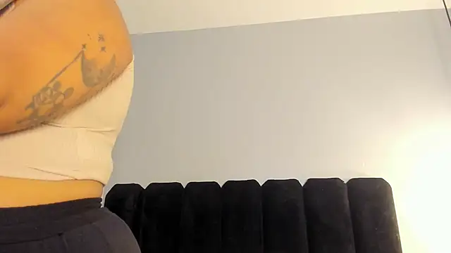 Snapshot of Amaranoir- chatting on 02-01-26, 03:05 Amaranoir- online show from 02-01-26, 03:05