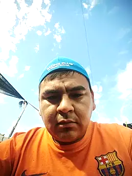 Snapshot of Sergiowooo chatting on 02-16-26, 07:45 Sergiowooo online show from 02-16-26, 07:45