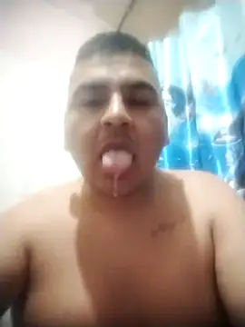 Snapshot of Sergiowooo chatting on 07-11-26, 03:40 Sergiowooo online show from 07-11-26, 03:40