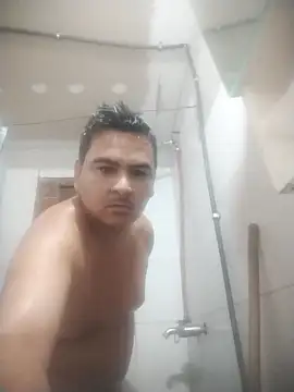 Snapshot of Sergiowooo chatting on 03-04-26, 04:09 Sergiowooo online show from 03-04-26, 04:09