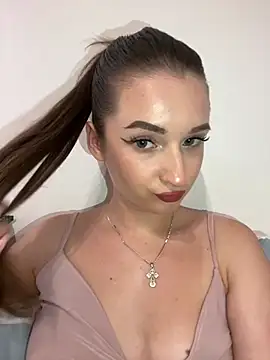 Snapshot of Green_eyes_lady chatting on 07-17-26, 02:36 Green eyes lady online show from 07-17-26, 02:36
