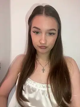 Green eyes lady online show from 04-20-26, 01:45