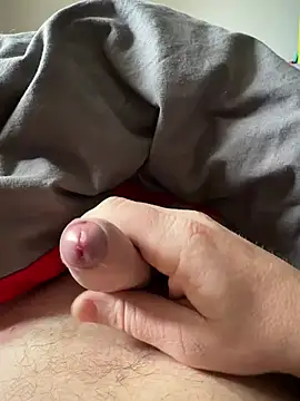 Snapshot of petitsexe52 chatting on 02-10-26, 01:32 petitsexe52 online show from 02-10-26, 01:32