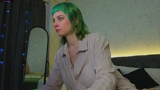 Scarle Whisper online show from 04-05-26, 01:01