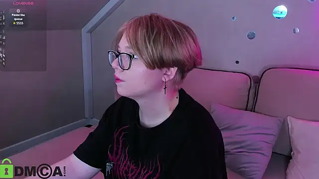 Lauraaa Smith online show from 02-26-26, 07:41