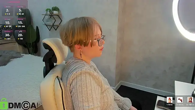 Lauraaa Smith online show from 02-25-26, 07:19