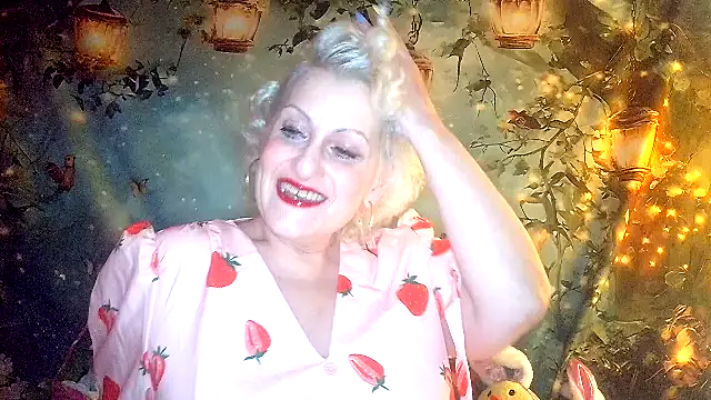 Blondie the librarian online show from 04-11-26, 01:46