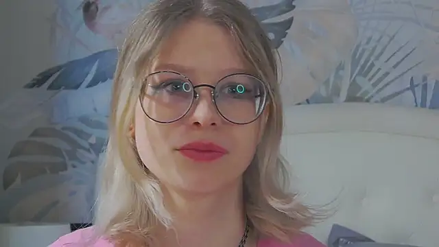 Snapshot of Ivy_Allen chatting on 02-08-26, 06:05 Ivy Allen online show from 02-08-26, 06:05