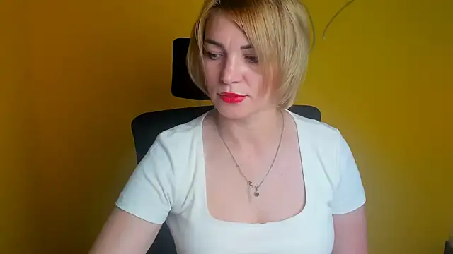 Snapshot of CuttieEmma chatting on 07-03-26, 11:50 CuttieEmma online show from 07-03-26, 11:50